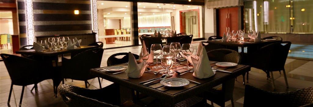 Ramada By Wyndham Ghaziabad Vasundhara Hotel Restoran foto