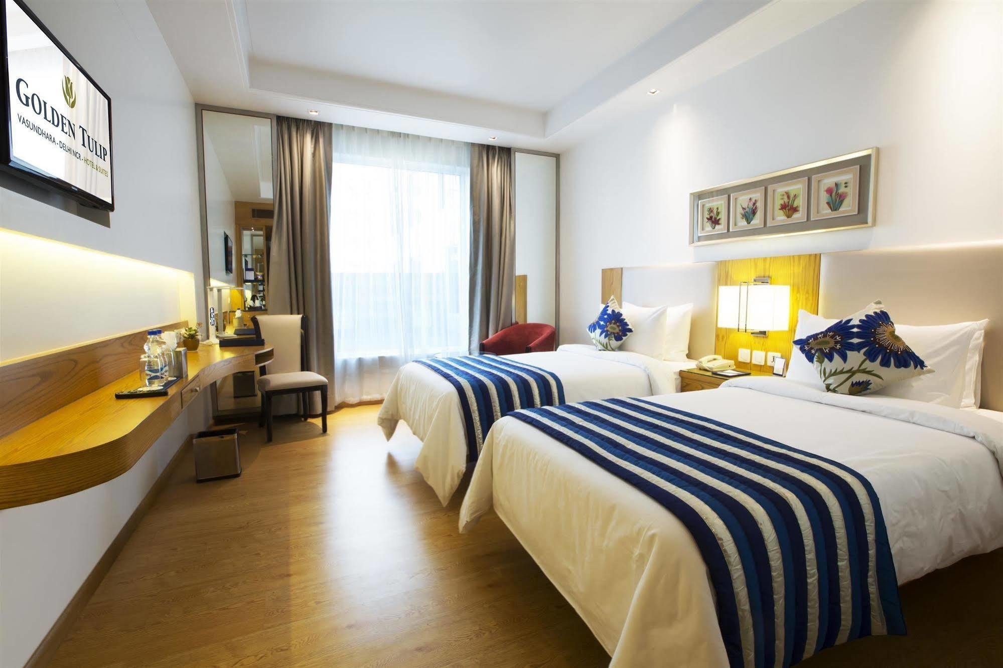 Ramada By Wyndham Ghaziabad Vasundhara Hotel Bagian luar foto