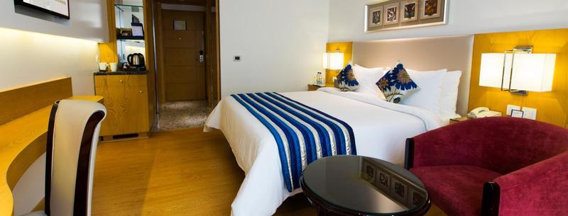 Ramada By Wyndham Ghaziabad Vasundhara Hotel Bagian luar foto